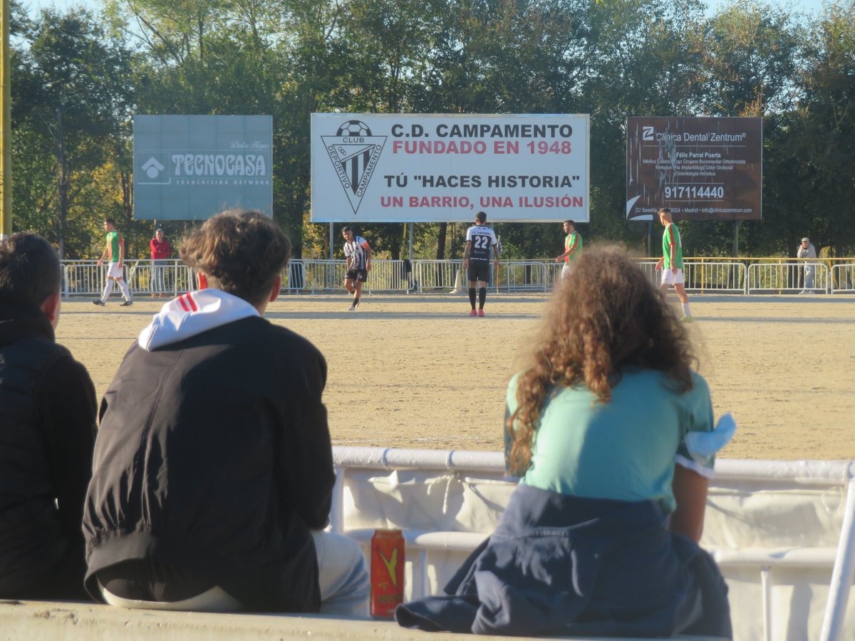 DDFM2_0's tweet image. Happy Tuesday Everyone! Here's another spot of nostalgia on a dirt pitch 😍🤎

Today it's 07/11/2021 at @CDCampamentoMAD  A classic barrio ground on a glorious sunny afternoon in the capital, on this occasion receiving @efcdfortuna (7th🇪🇸)

#tierratuesday #dirtytuesday