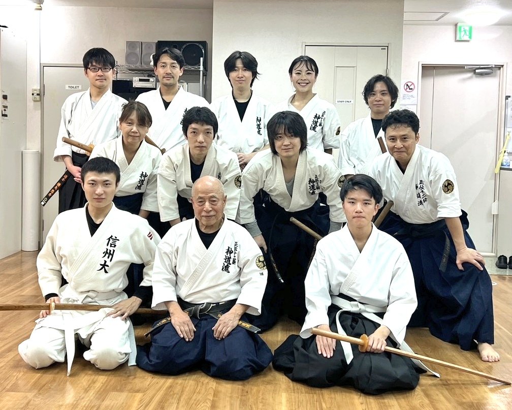 12kishintoryu's tweet photo. 信州大学古武道サークルの学生さんが稽古に来てくれました https://t.co/dz7wfDautM