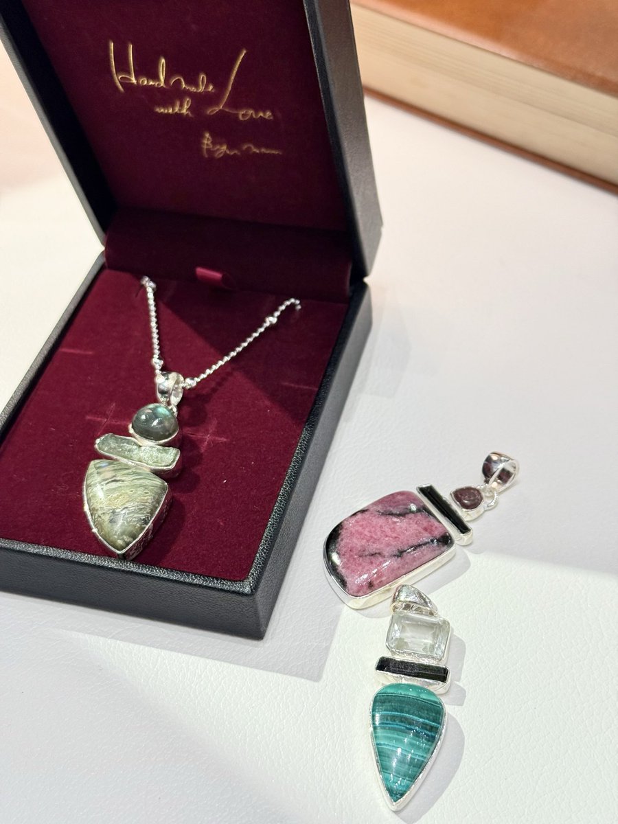 Bijumam ビジュマム クォーツ 水晶 ペンダントトップ 新品未使用品 自然がつくりだす模様に心奪われます💚 存在感抜群の一点もの