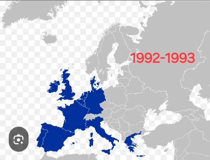 OKova90150's tweet photo. @vonderleyen Over the last 30 years the US hasn't enlarged even an inch, Russia hasn't enlarged even an inch, but the European Union looks like a pregnant woman, or like a hungry predator with its territories acquired. And after that, you'll be claiming Russia wants your territories??? https://t.co/OmeOwtH49E