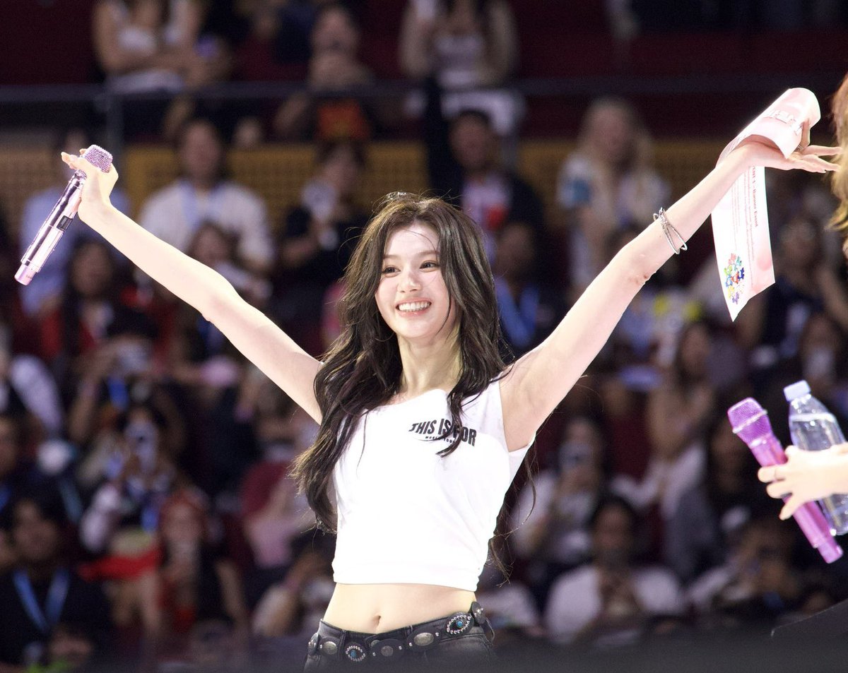 sana this sana that 🍒 (@sanadorabel) on X