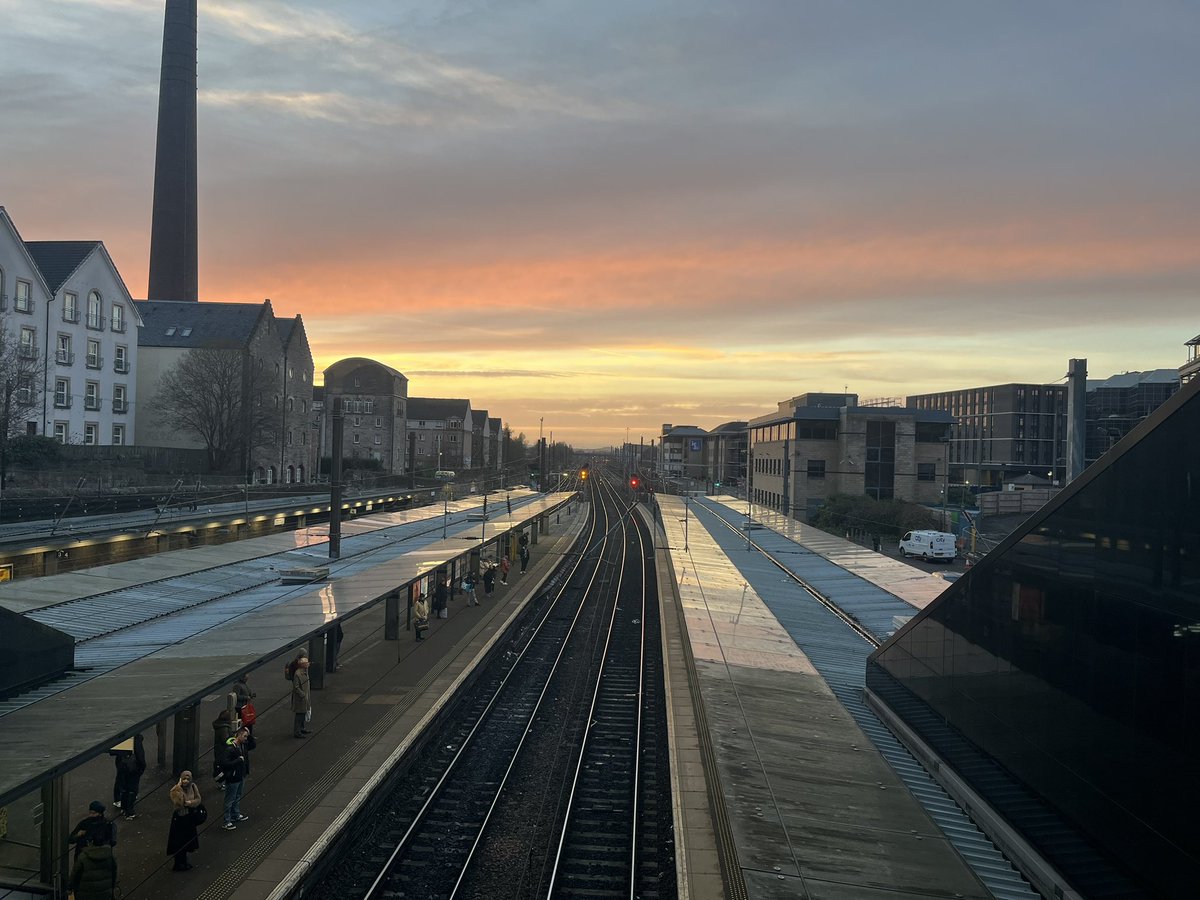 JenClare20's tweet photo. A rare sight at the wonderful Edinburgh Haymarket as sun setting was looming, clear of trains and a moody skyline but beautiful all the same! https://t.co/u8qm5kj2I3