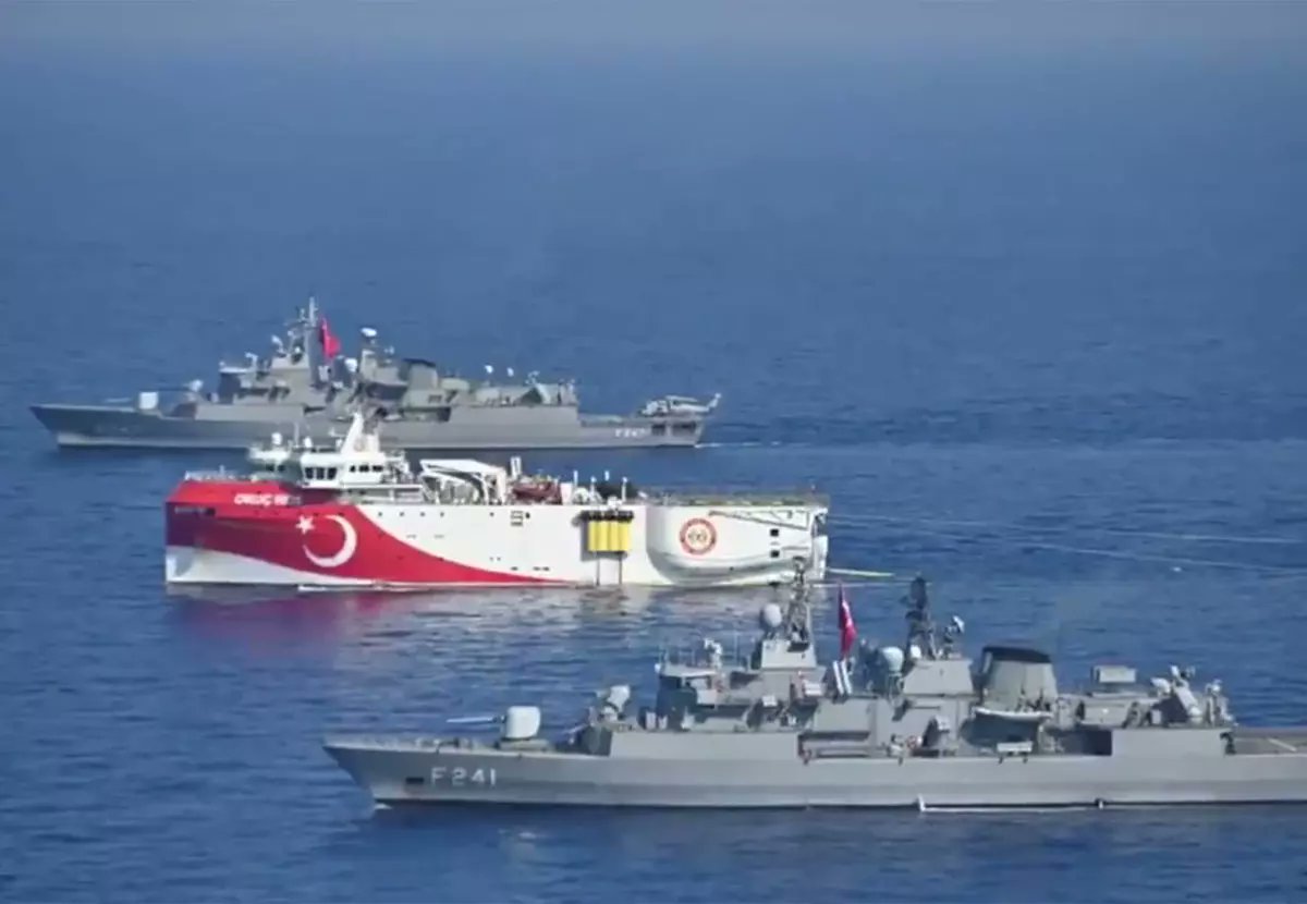 'Türkiye'nin 80 yıllık tüketimine eşdeğer'

Al-Monitor:
Türkiye Somali’de petrol ve doğalgaz arama faaliyetlerini 2026’da sondaja taşıyacak.

ABD Ticaret Bakanlığı verilerine dayandırılan analizde, Somali'nin yaklaşık 30 milyar varil petrol rezervi üzerinde oturduğu tahmin