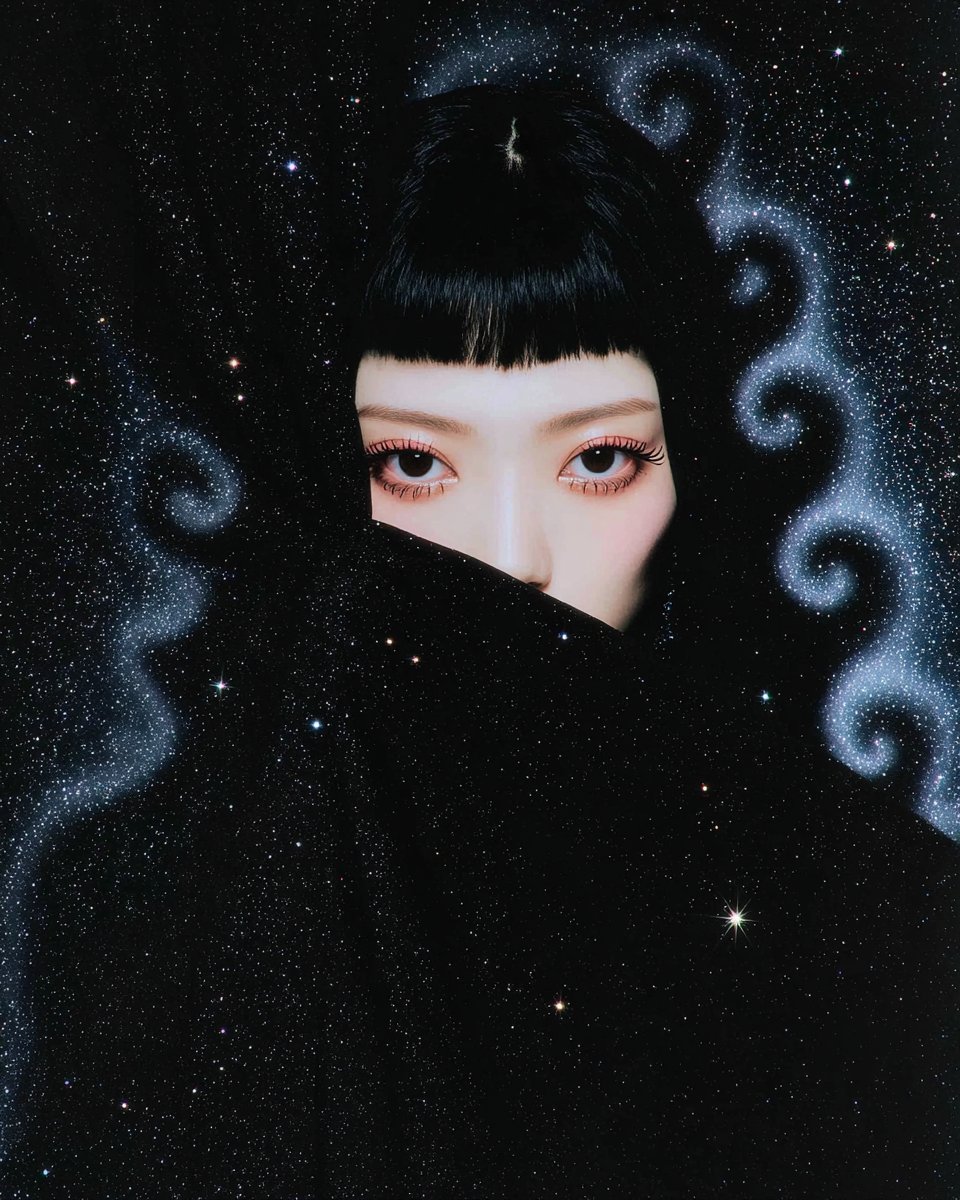 ufofiai's tweet photo. I wish these were made of velvet and glitter 🖤💙 https://t.co/aNJRzA4TxR
