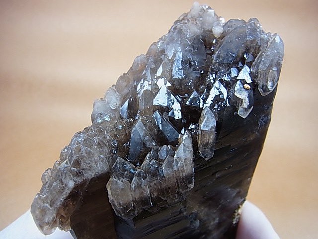 ノルウェー産　スモーキークォーツ ノルウェー🇳🇴産セルフヒールド(再結晶型)スモーキークォーツ。ガマの