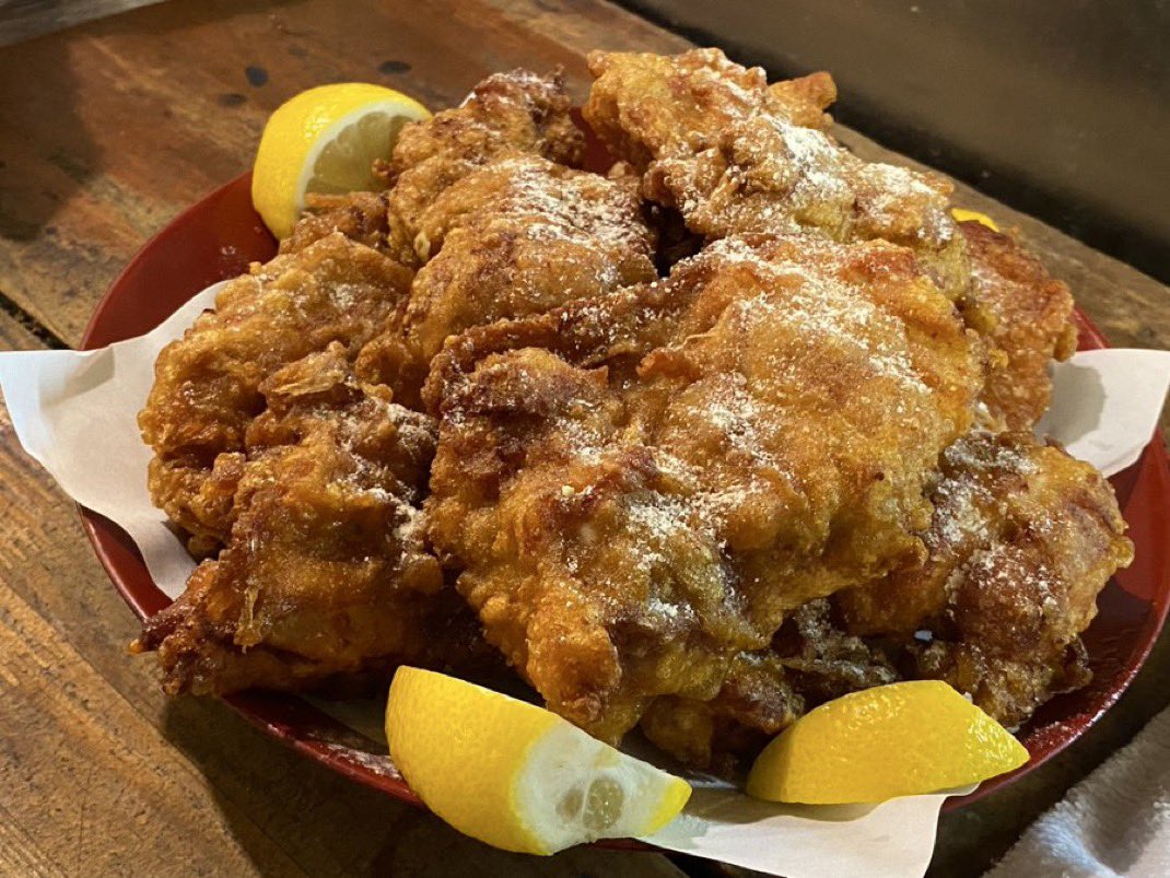 書き方が悪すぎる。 ウチでも200円だったら唐揚げは1個だし。 1100円