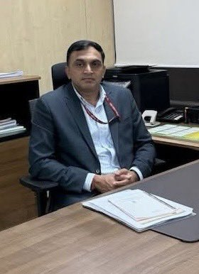 1stIndiaNews's tweet photo. #Delhi: भारतीय रेलवे के IRSEE अधिकारी प्रेम चंद लोचब का केंद्र में इंपनेलमेंट

प्रेम चंद लोचब का केंद्र में जॉइंट सेक्रेटरी के पद पर हुआ इंपनेलमेंट, इंडियन रेलवे सर्विस में 2002 बैच के अधिकारी...

#FirstIndiaNews @RailMinIndia @Sunilsihag87 https://t.co/tvC9XkL5bO