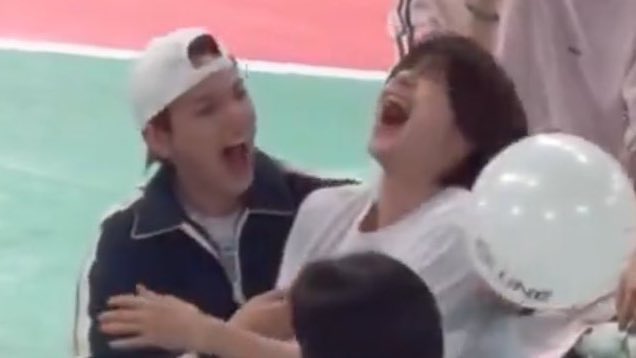 기니들의   건치 이빨 폭격