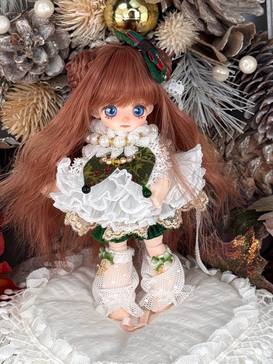 Lapis(<a href="/dollb_lapis/">ドールブティックLapis（あいらぴ）</a>)さまにお納めします。
🎁クリスマスの子🎄ヘッドはlarimar(<a href="/larimarworks/">Larimar</a>)さま。リアルタイプ。アイはD's(<a href="/kazu666osaka/">D’s~kazu</a>)さま。new versionの瞳。お洋服は仮装舞踏会(<a href="/kasou_butoukai/">菜実＊仮装舞踏会</a>)さま。ポインセチアのドレス。

#dsアイ #あいらぴ #花かごの小部屋
#仮装舞踏会 #larimarヘッド