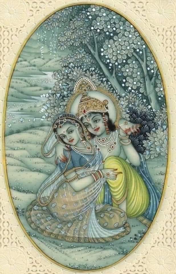नियति कदाचित हम दोनों को वक्त ना दे..
लेकिन..

सुनो!

वक्त खत्म होने से पहले..
तुम किसी शाम..
इस किस्मत से छिपकर..
गले मिलना मुझसे.. 😑
खैर.. 🤦