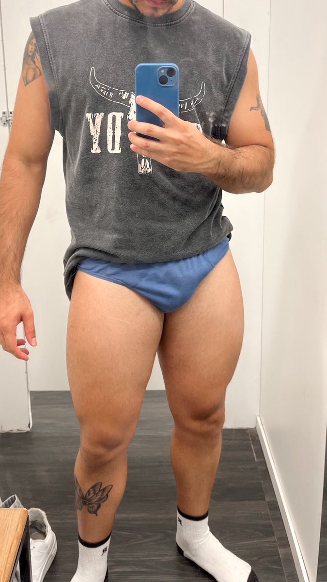 Felipe0or's tweet photo. Queria que meus braços crescessem na facilidade que minha pernas crescem 😫 https://t.co/acxxXuqEP7