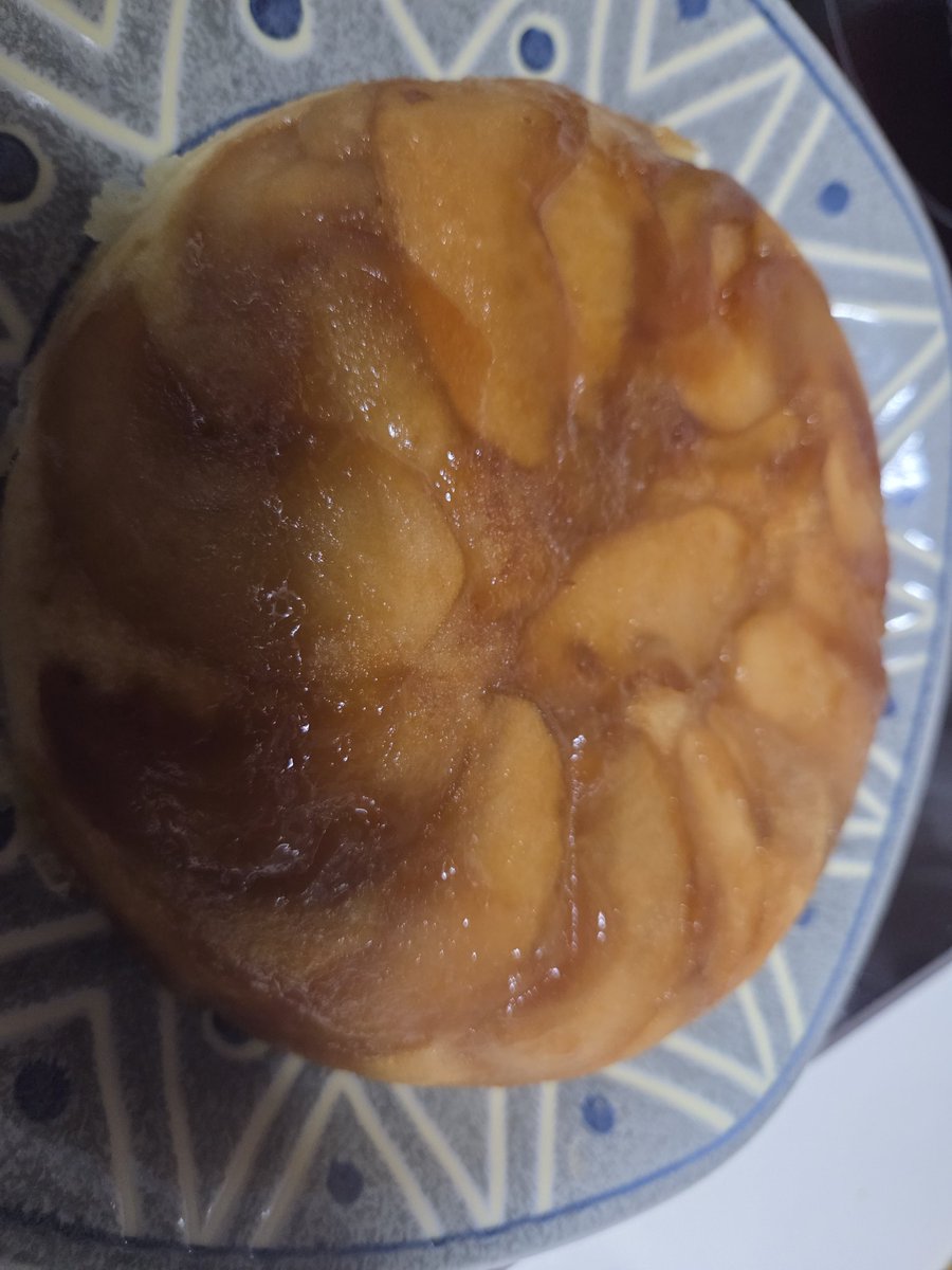 リンゴをいただいたのでケーキを作ってみた🎵