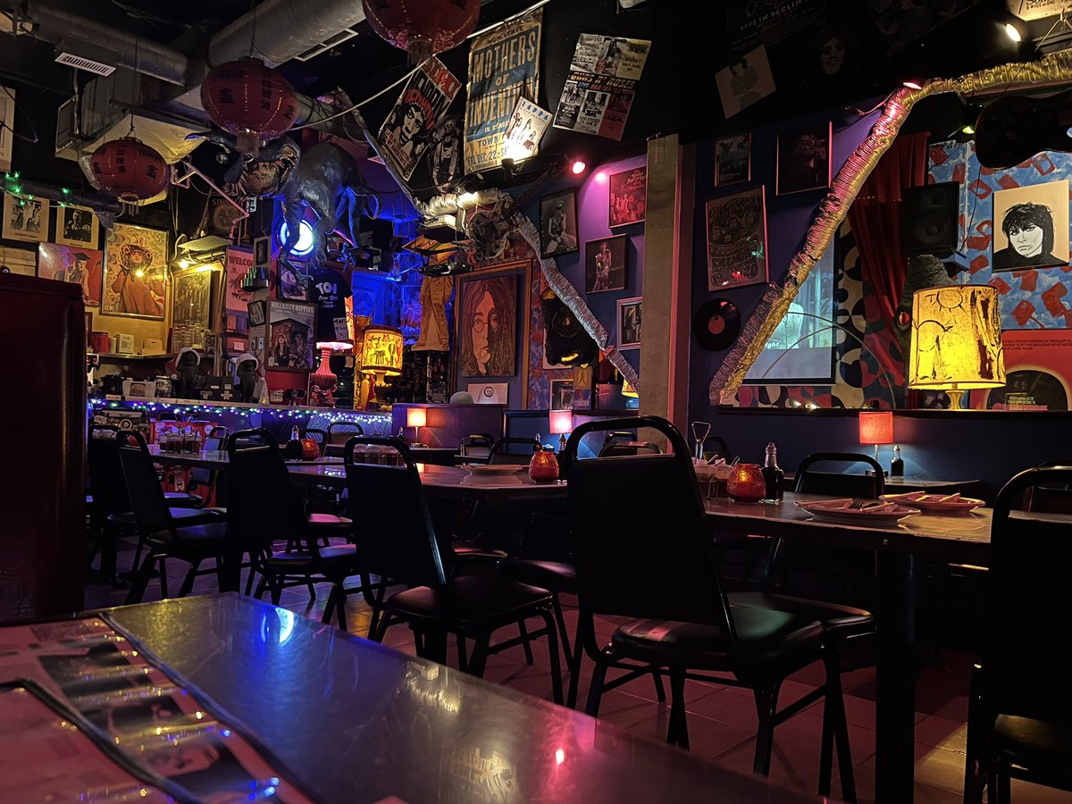 Ain’t been in this joint in years Toi on Sunset #MondayMotivation