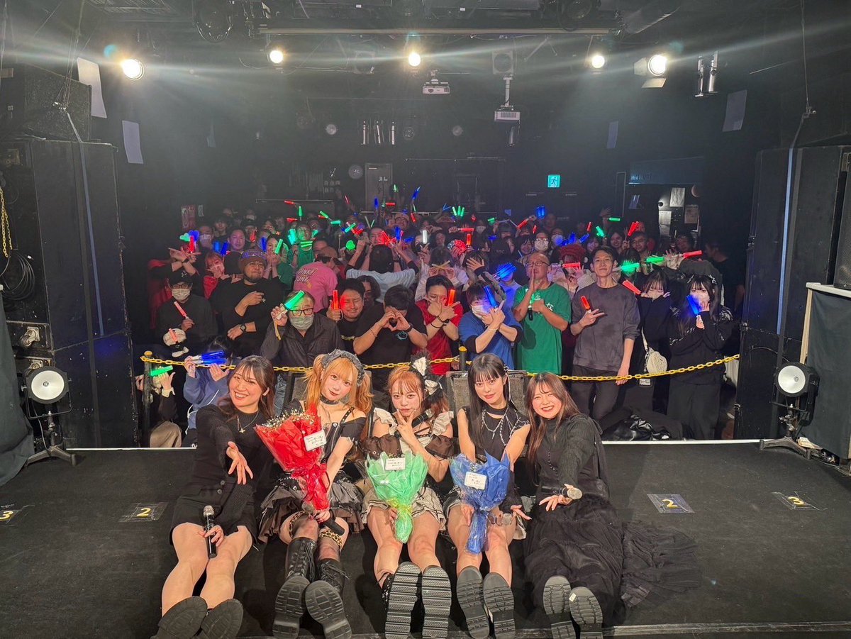 dinky_junk's tweet photo. ／

2025年12月13日(土)SHIBUYA TAKEOFF7
DINKY JUNK現体制ラストライブ
「DINKY JUNK」
最高の時間を一緒につくってくれて
本当にありがとうございました⚡

＼ https://t.co/gEG6wAPBiw