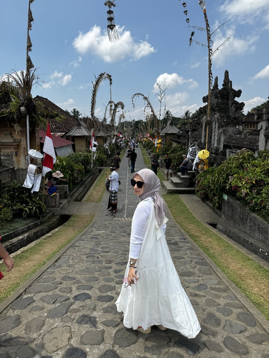 norma_hu's tweet photo. Mau share Summer Dress aku yang cantik banget ini🥰🤏🏻

Bisa buat ke pantai. Iseng banget nemu dress cantik ini. Warna putih ngga nerawang pula🤏🏻 https://t.co/8G7wZLZavB