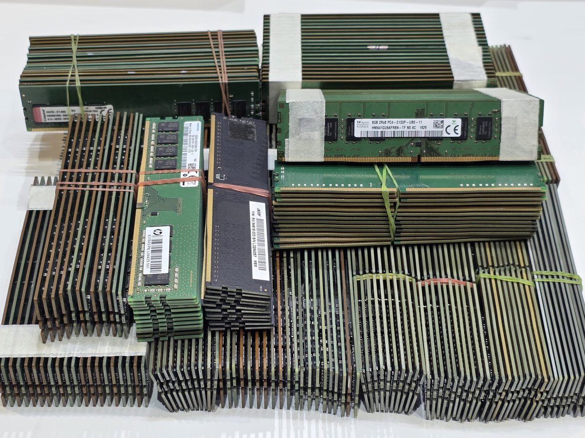 RcomputerRiyaz's tweet photo. 💥 Desktop RAM Bulk Lot Available 💥
DDR4 &amp; DDR3 | SK Hynix | Samsung | Kingston
✔️ Tested Import Stock
✔️ Bulk Quantity
✔️ Pan-India Dispatch

📞 86919 14641
📍 Navi Mumbai

#DesktopRAM #BulkIT #ComputerHardware #DDR4 #DDR3 #Wholesale https://t.co/BZKnRRFvQq