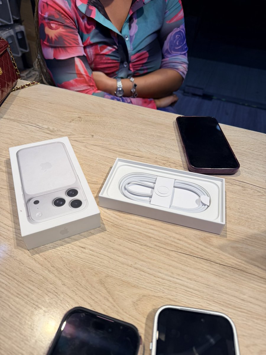 OFFER🚨
iPhone 17
256Gb-2,500,000

iPhone 17 Air
256Gb-2,500,000

iPhone 17 Pro 
266Gb-3,200,000
512Gb-3,600,000

iPhone 17 Pro Max
256Gb-3,400,000
512Gb-4,000,000
E-sim only

☎️0652795468