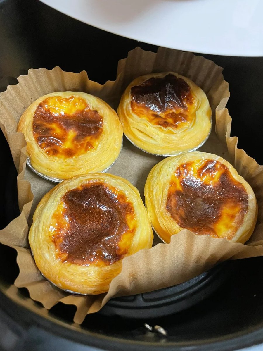 Mini04lin's tweet image. 一人で家にいるときは、自分の好きなスナックを作りましょう。今日の幸せはエッグタルトです。