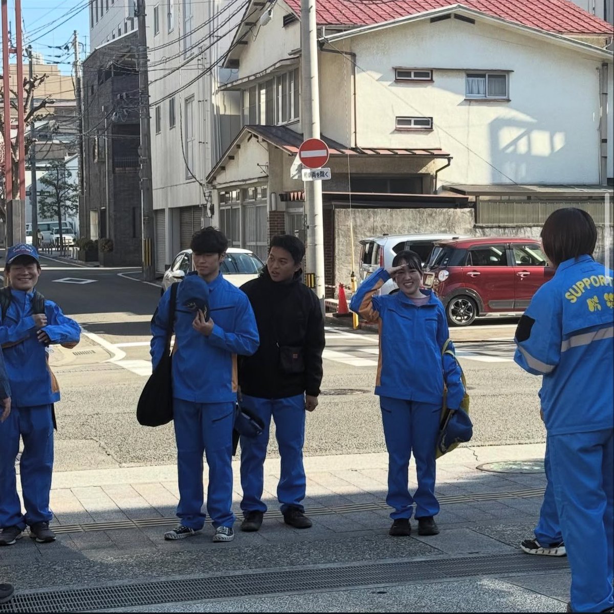 Ehime_BOM's tweet photo. こんにちは！
愛媛大学アメリカンフットボール部Bombersです🏈

先日、松山市総合コミュニティセンターで行われた｢みんなの消防フェスタ・防災シンポジウム2025」に参加させていただきました！🙇‍♀️ https://t.co/Y2kVkC36sF