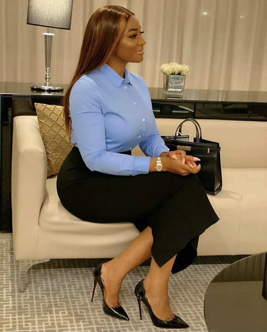 Indemosyd's tweet image. Decent wife or freaky wife 🤔