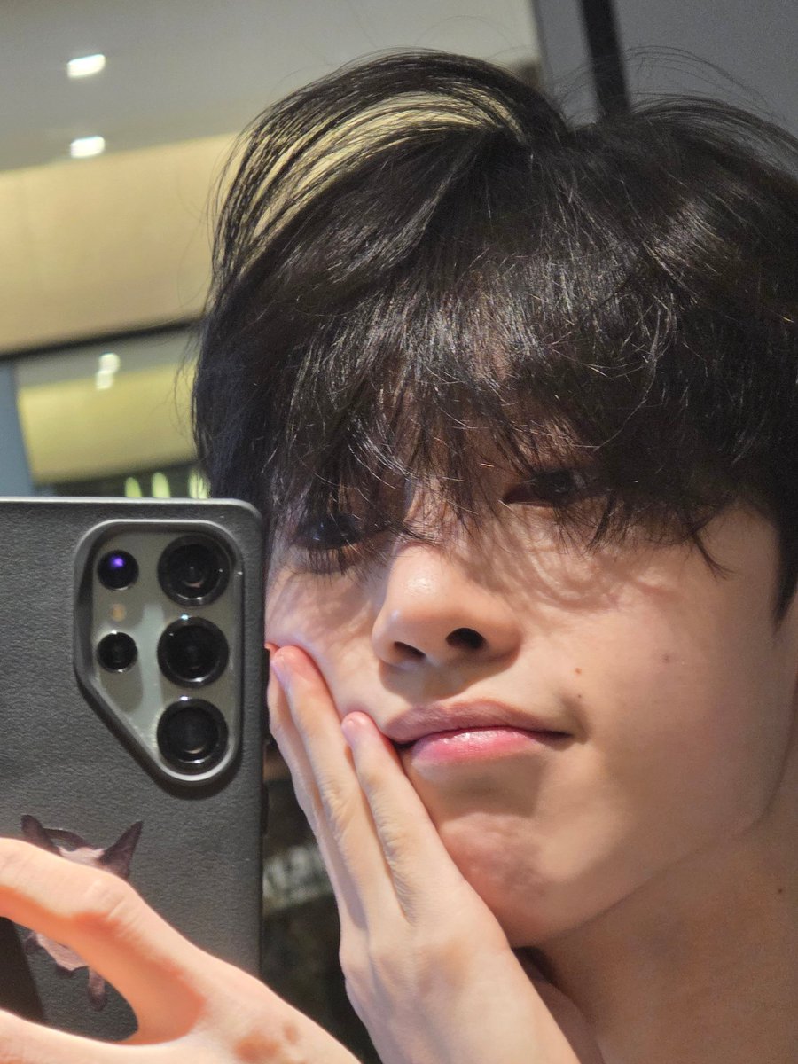 mattbreadcheeks's tweet image. ✋️