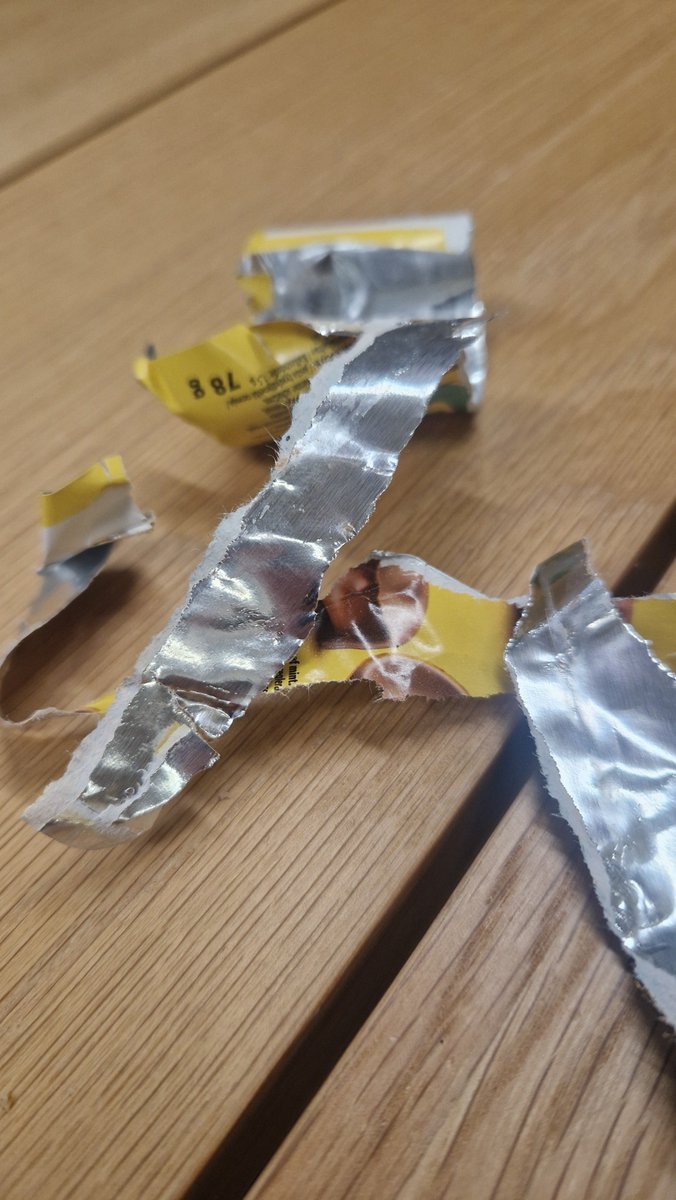 Teoksen nimi: 
Vajaa 4 tuntia unta.