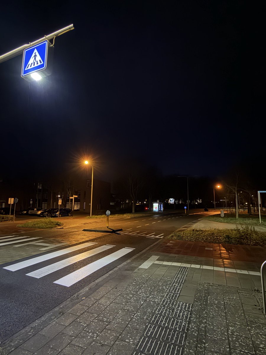 Beste <a href="/gemeentekatwijk/">Gemeente Katwijk</a> <a href="/GerardMostert/">Gerard Mostert</a> , hij staat al een tijdje op fixi, de kapotte straatverlichting hoek schorpioen/biltlaan. Een best wel onveilige situatie zeker voor overstekende kinderen op weg naar school. Auto’s komen hier toch al vaak te hard aanrijden richting de zebra.