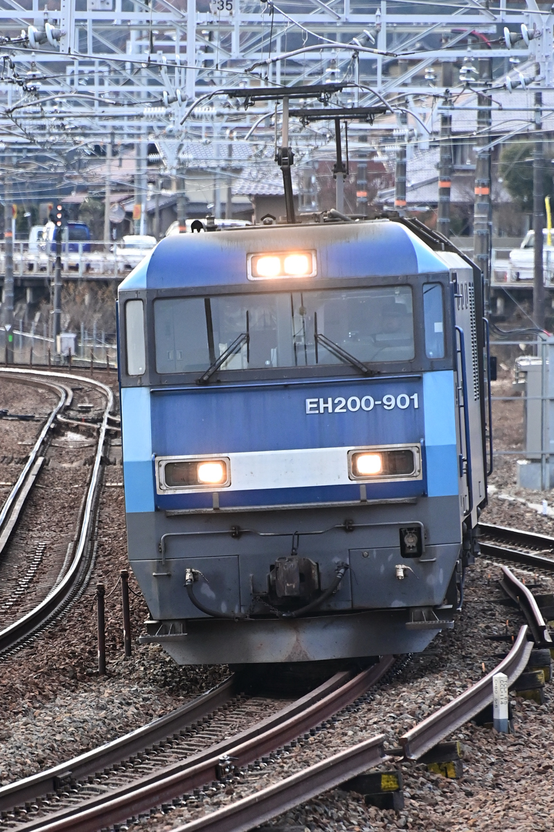 中央西線 5875レ EH200－901 タキ14両 7～12両目は緑