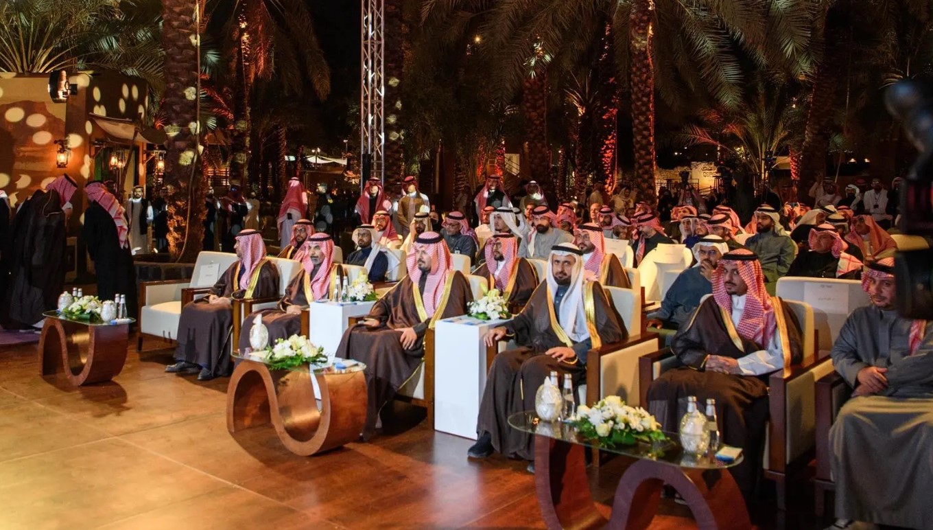 صور .. أمير منطقة المدينة المنورة سلمان بن سلطان يرعى تدشين مشروع حدائق السيرة وافتتاح بستان المستظل بحضور وزير الحج والعمرة وأمين منطقة #المدينة_المنورة 