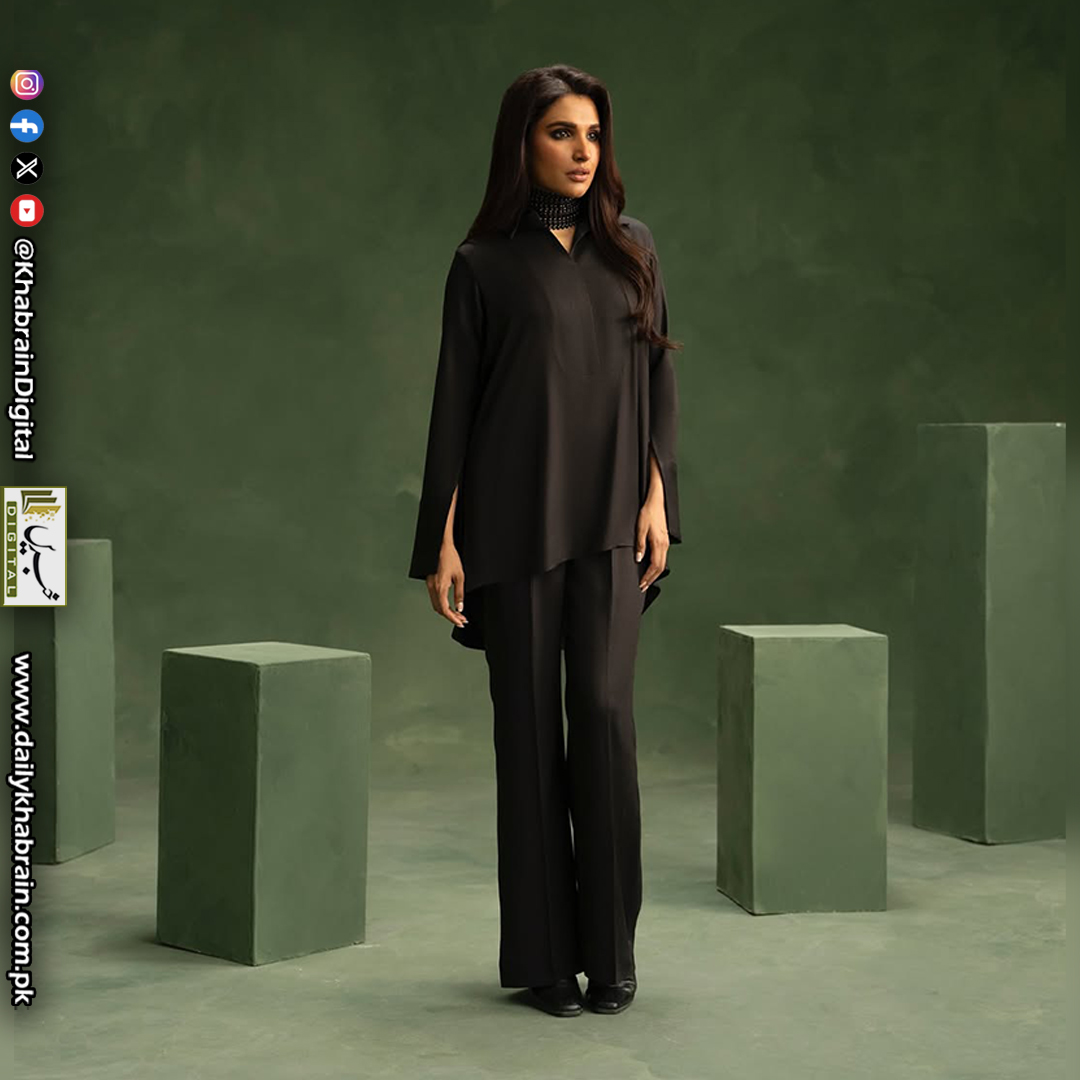 daily_khabrain's tweet image. Black magic of 
Amna Ilyas

#BlackMagic #AmnaIlyas #AmnaIlyasFashion #AllBlackLook #DarkElegance
#PakistaniFashion #HighFashion #BoldInBlack #ModernGlam
#khabraindigital