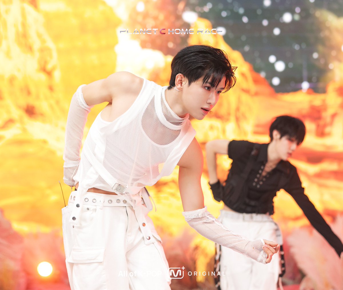 boys2planet_c's tweet image. [2회 비하인드 포토📷] 참가자들의 에너지와 열정, 무대 위에서 폭발🔥💪

[Ep.2 Behind Photos📷] The participants bring unstoppable energy and passion to the stage🔥💪

𝐏𝐋𝐀𝐍𝐄𝐓 𝐂 : 𝐇𝐎𝐌𝐄 𝐑𝐀𝐂𝐄    
Mnet Plus 매주 토요일 밤 9PM (KST)
Mnet 매주 일요일 밤 8PM (KST)

Mnet Plus…