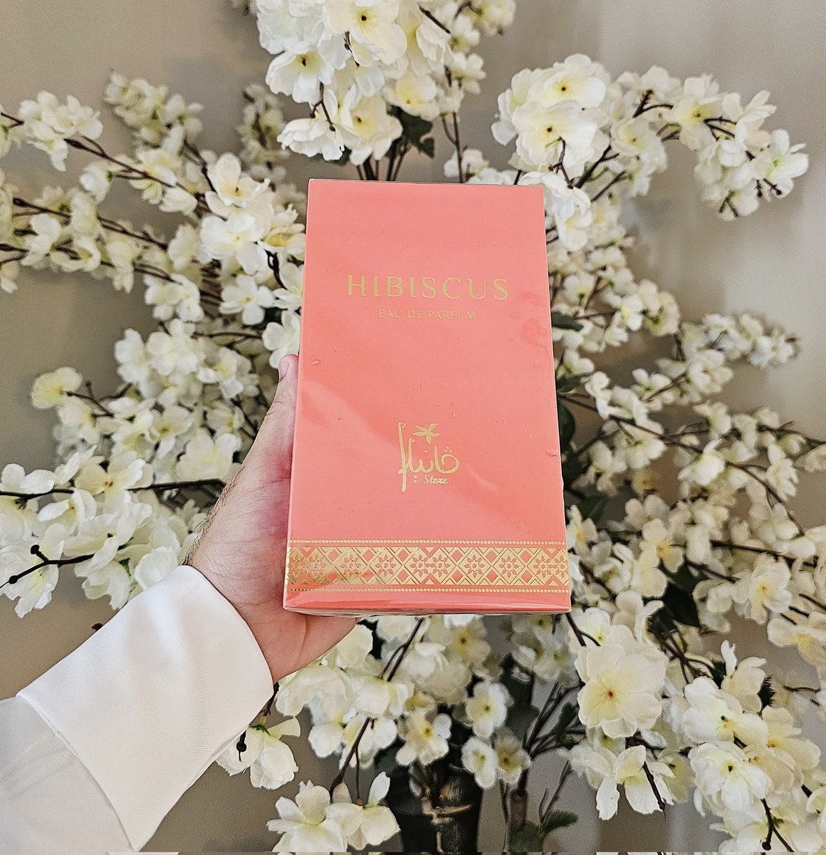 PerfumeExpertSA's tweet photo. نحن شعب يحب العطور 🇸🇦

سحب سريع

عطر هيبيسكوس من المتجر المتألق فانيلا

شروط سهلة جداً:
• متابعة حسابي
• لايك ورتويت للتغريدة
• الإنضمام لقروبنا المخصص لطلبات العطور (السحب من القروب)
https://t.co/ldG3KuyB2I
• ولو حبيت اكتب لنا عطرك المفضل في التعليقات، أو أذكر الله

السحب موثق غداً الأربعاء بإذن الله بعد صلاة العشاء