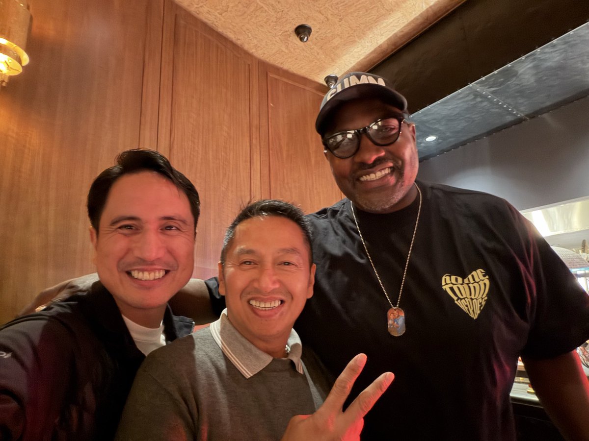 FletcherBunales's tweet photo. What a treat to meet the gracious and personable Dat Dude @marcelluswiley — miss hearing you and Max on 710, Sir. https://t.co/uX6jJZ4SGo