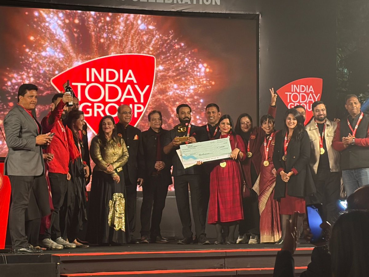 shivanipost's tweet photo. Awards aren’t just recognition,they’re motivation to work harder and do better. Humbled to score a hattrick 🏆Best Spot Reporting at #ENBA, #IndiaToday’s Most Valuable Journalist (TV &amp; Digital), and Team Gold for the National Bureau. Grateful to everyone who made this possible 🙏 https://t.co/1EfDGH2C9N