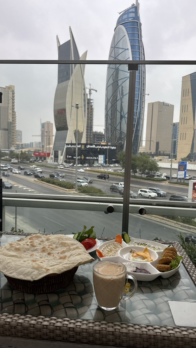 Rr_15722's tweet photo. الله ما ارق الرياض💙☔️🌧️ https://t.co/nIHkfHfuZL
