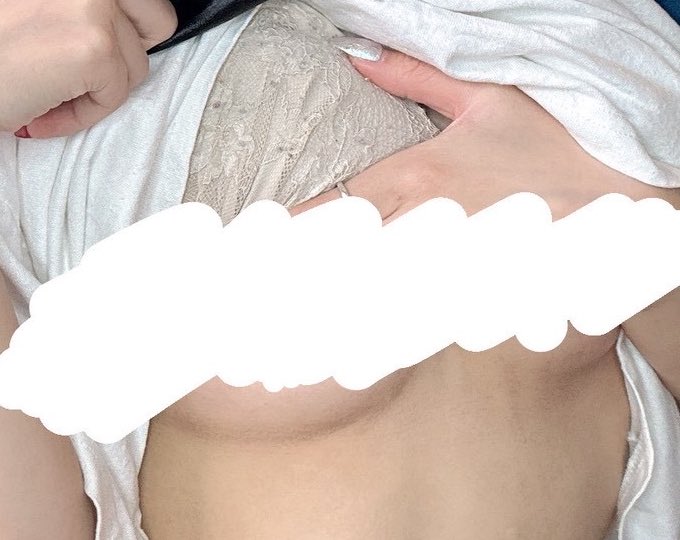 yuki___npi's tweet photo. 私の生乳見たい人いる？ https://t.co/Vwi8Ts3Glj