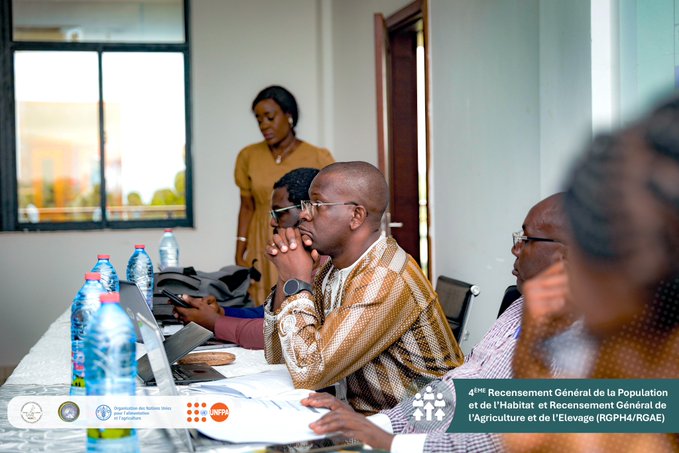 PopDevUNFPA's tweet image. #CensusUpdate 🇨🇲

The hybrid census analysis workshop has begun in #Ebolowa.

@UNFPACameroon, @FAO and #RGPH4/RGAE are convening experts to validate analysis and modelling methods to generate reliable #population and agricultural estimates for areas with limited #data coverage.