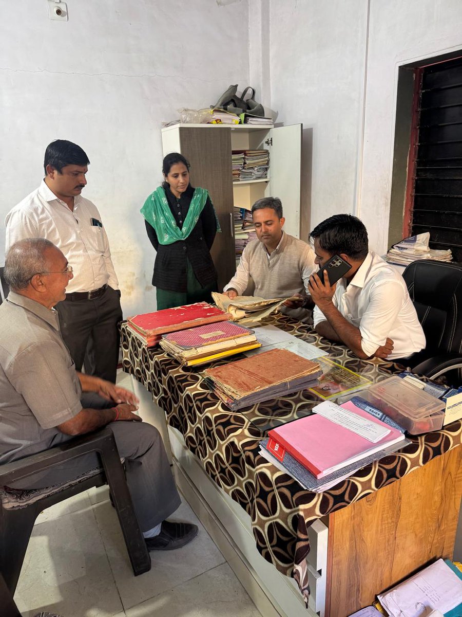 આજરોજ ભાવનગર તાલુકાના વરતેજ ગ્રામ પંચાયતની મુલાકાત લીધી જેમાં તલાટી કમ મંત્રીના મહેસૂલી અને પંચાયતના દફતરની સામાન્ય તપાસણી કરવામાં આવી,વેરા વસૂલાત ૧૦૦ % પૂર્ણ કરવા તથા ગામમાં વિકાસના પેન્ડીંગ કામો ઝડપથી પૂર્ણ થાય તે માટે સૂચના આપવામાં આવી.<a href="/Collectorbhav/">Collector & District Magistrate Bhavnagar</a>
<a href="/BhavnagarDdo/">DDOBhavnagar</a> <a href="/dyddodev1/">Dy.DDOVikasBhav</a>