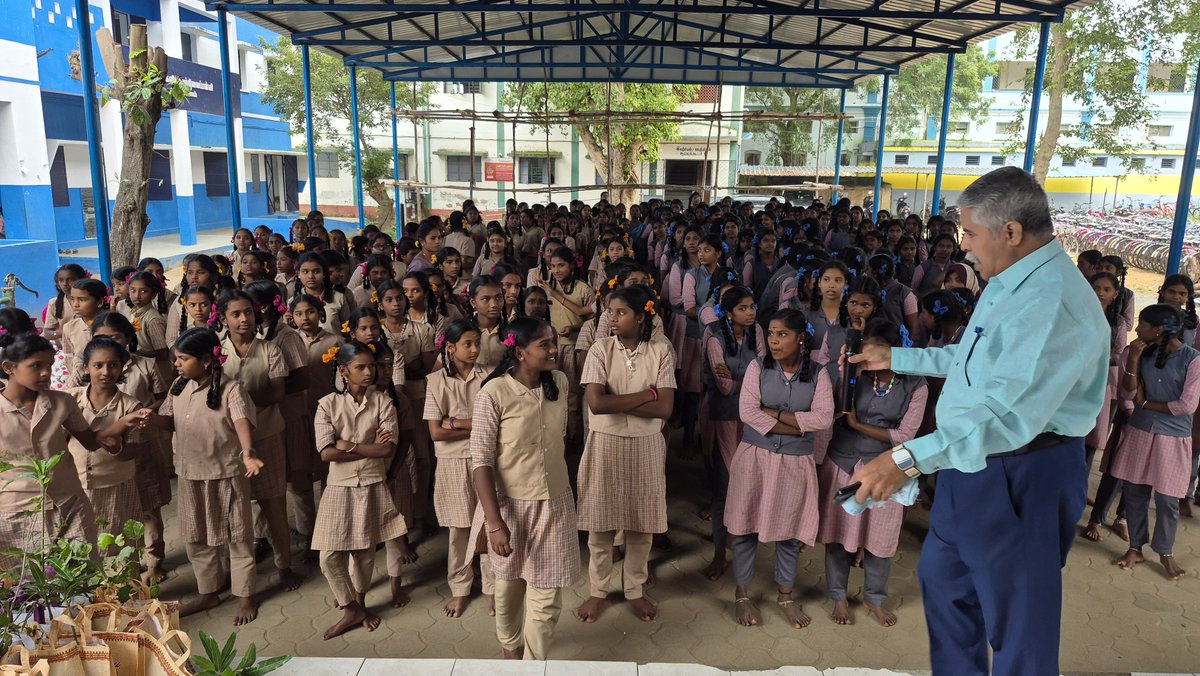 pollaavinayen's tweet photo. 500 tree saplings donated to Students &amp; Teachers of Govt. Girls Higher Secondary School, Kuttalam, near Mayiladuthurai on 27.11.2025 by R Viswanathan Charitabe Trust.
Thanks to  Shri Sundara Raman and School authoritiesfor giving us this opprtunity for the 8th consecutive year https://t.co/8ZiVjfJ85g
