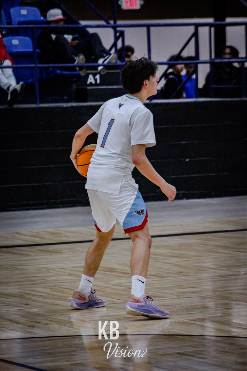 IKEBBALL's tweet photo. CONGRATULATIONS ⭐️ to Junior Cliff mayberry and sophomore Samuel durham For Making the Lawton great plains invitational all tournament team Two very skilled guards keep and eye out for these two this season
@samu3ldurham @mr2humble3 @tevinfoster10 https://t.co/ZljZah5DxM
