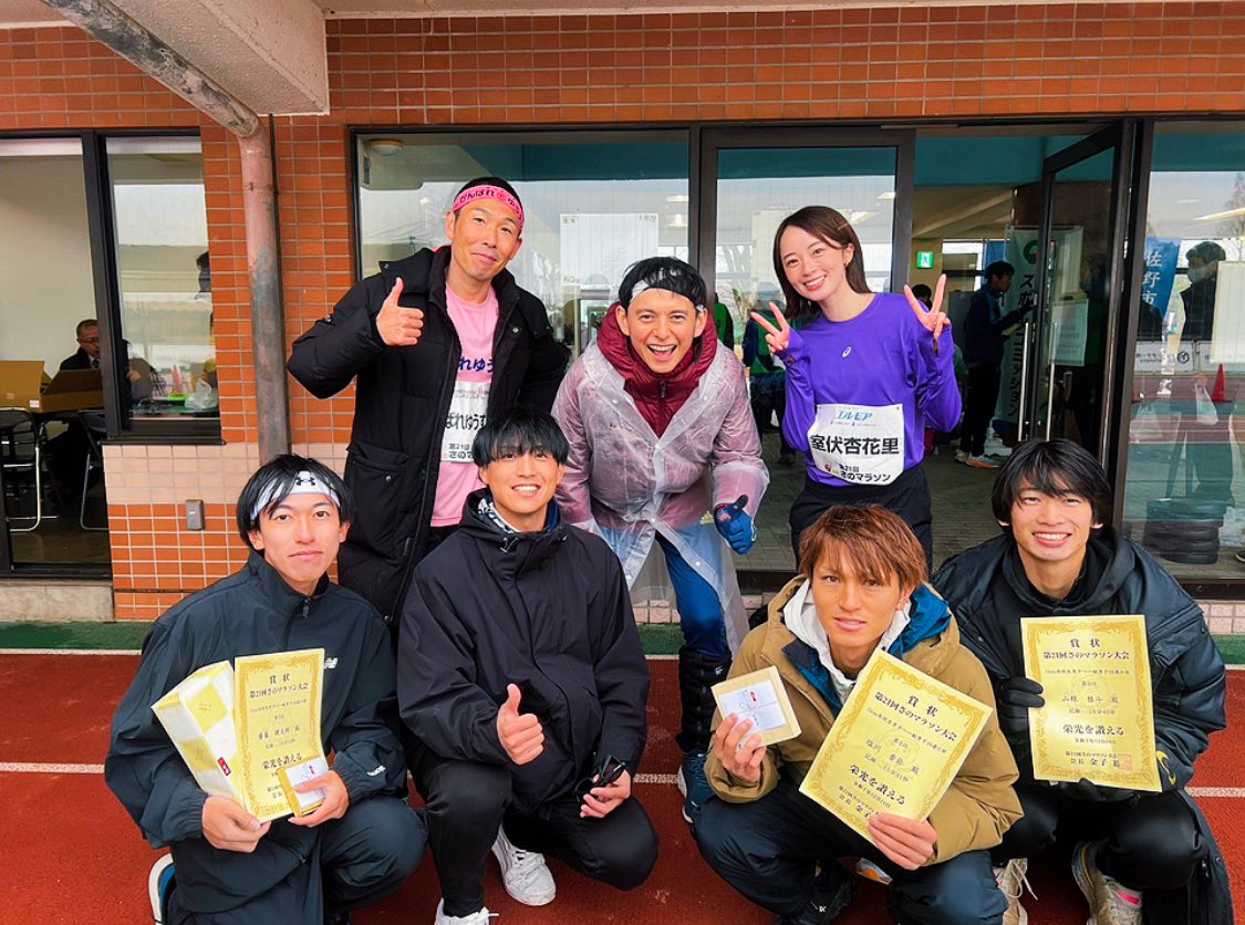 kenmn324's tweet photo. 12/14
第21回さのマラソン
5km 15'54" 3位

手元ペース
（3'05"-3'12"-3'16"-3'08"-3'12"）av3'10"

一昨日、さのマラソンに参加してきました！
寒い中でのレースは久しぶりでうまく走れずという感じで終わってしまいました。
さすがに5kmで一回も3分切りないのはスピードが無さすぎる。
また来年。 https://t.co/W8f5hhLudV