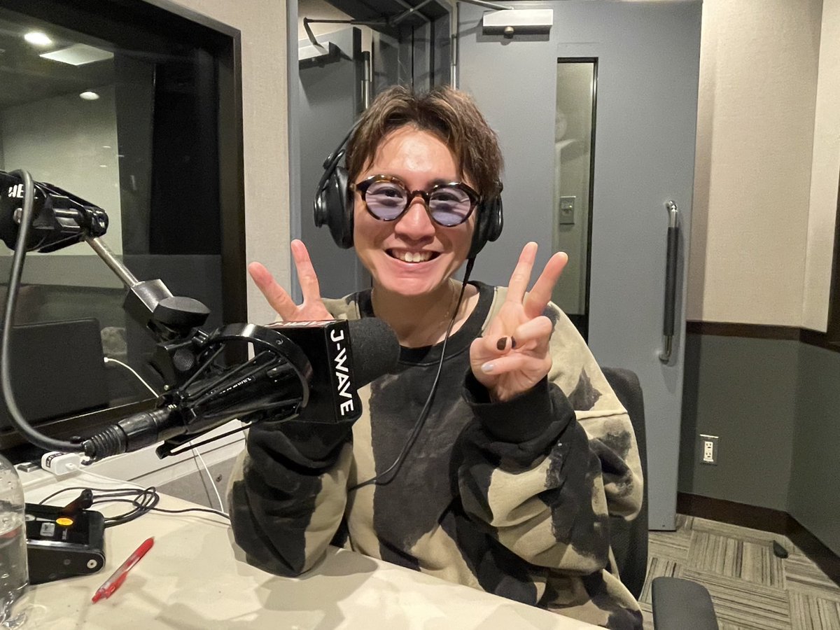明日深夜1時30分〜
#SUPER_EIGHT #安田章大

ー名曲には語り継ぐべき物語があるー
🎙️SONG STORIES🎙️

今週は、MINMI「ハリー&amp;マヒル」に
潜むストーリーを深掘りします。

放送はこちらから↓
📻radiko.jp/#!/ts/FMJ/2025…

#jwave #sss813 <a href="/Infinity_rJP/">SUPER EIGHT / INFINITY RECORDS</a>