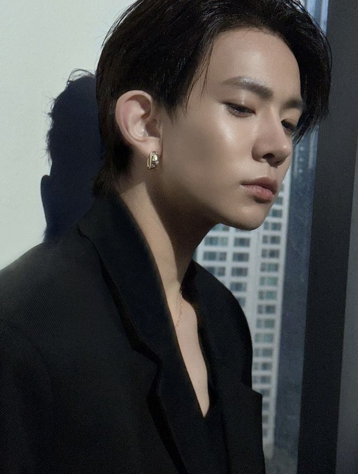 kdnkji's tweet photo. ฮีซึงอาจจะทำสีผมใหม่หรือไม่ทำก็ได้แหละ แต่..คิดถึงอัยพิผมดำมากหัวใจขอสารภาพ https://t.co/c7w4DeS9gQ