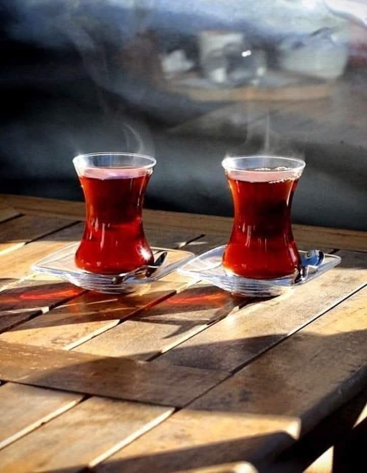 maviiask35's tweet image. Yaşam ; #Allah' ın insanoğluna verdigi en #kutsal hediyedir...
Özel ve değerlidir...
#Çay kahve gibi önüne gelene #ikram etmemek gerek yaşamı,  #gönlü,  #sevgiyi, #aşkı...!
#Günaydın hayırlı sabahlar olsun...🥰💙🙋‍♀️