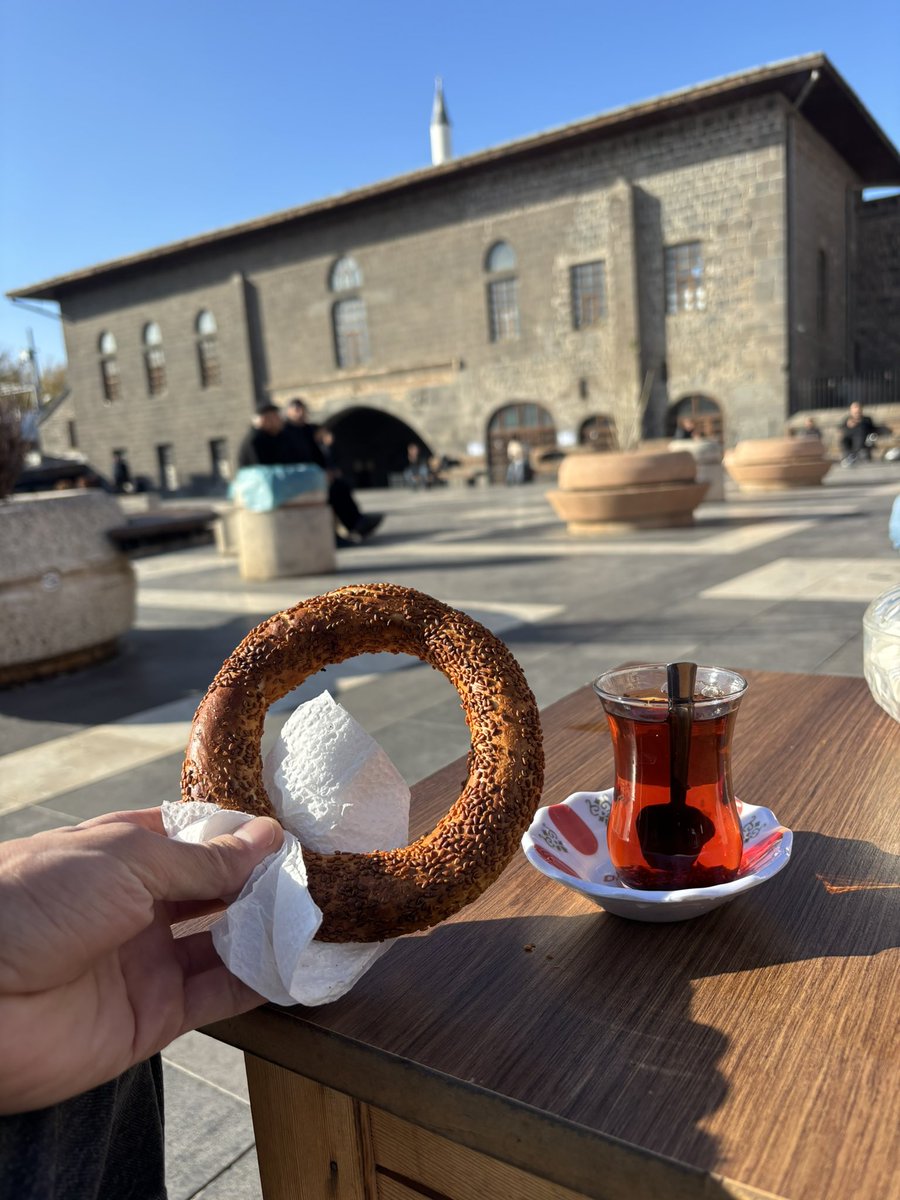 ykcr61's tweet photo. Bir Trabzon simidi olmasada
📍Sur https://t.co/aYfbNgzRMZ