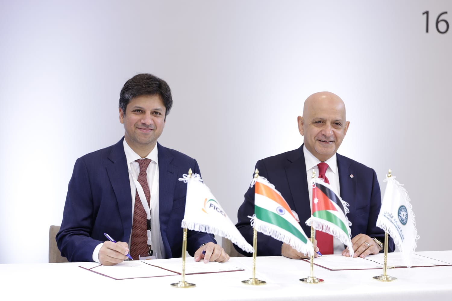 توقيع مذكرة تفاهم بين غرفة تجارة الأردن واتحاد غرف التجارة والصناعة الهندية على هامش أعمال المنتدى الاقتصادي الهندي الأردني #بترا 