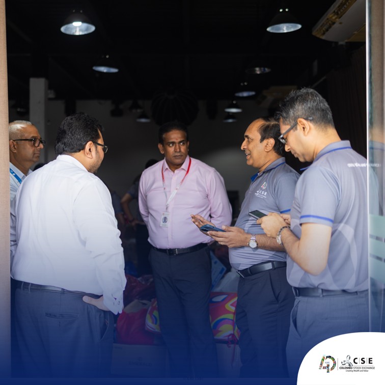 CSE_Media's tweet image. The Colombo Stock Exchange (CSE), in collaboration with the Colombo Stock Brokers Association (CSBA), has partnered with the Manusath Derana Flood Relief Programme to extend essential assistance, relief, and hope to families impacted by the recent floods.

#CSR #CSE #helpinghands