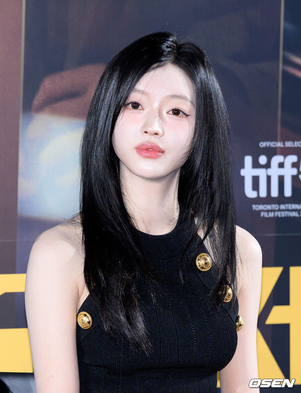 G8Rg6VzagAAGY54?format=jpg&name=large