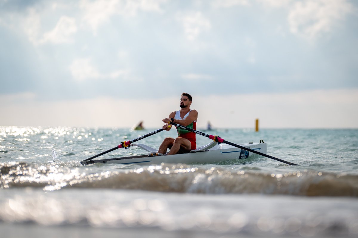 WorldRowing's tweet image. 2️⃣5️⃣ MOMENTS THAT WERE ROWING IN 2️⃣0️⃣2️⃣5️⃣:

2️⃣0️⃣ A total of 52 nations entered the 2025 World Rowing Beach Sprint Finals, including nine making their debut at the event: American Samoa, Bulgaria, El Salvador, Georgia, Iraq, Kuwait, Mexico, Paraguay, and Thailand.