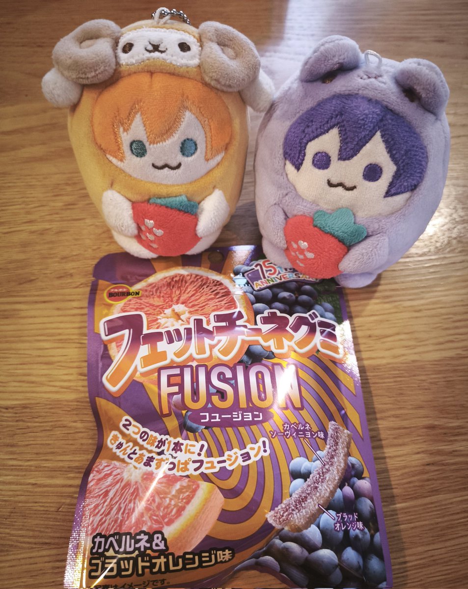 買っちゃった(´>∀<｀)🧡💜